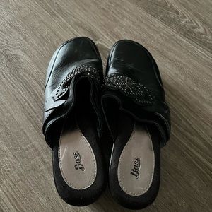 Women’s 9M Bass shoes, worn twice and has been in storage